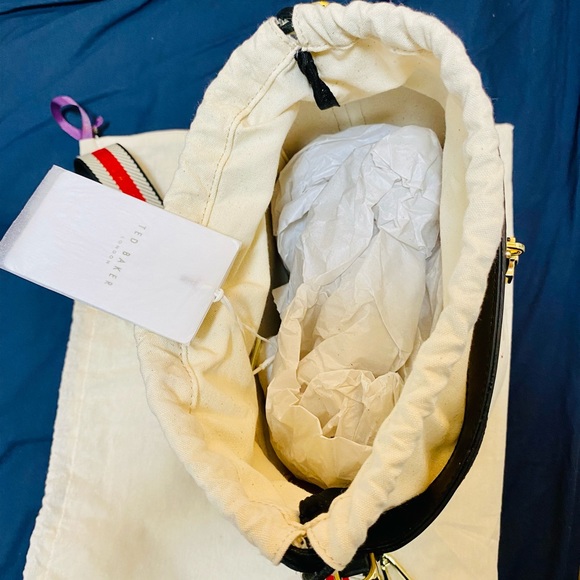 Ted Baker Jettia Canvas padlock detail bucket bag - Picture 12 of 12